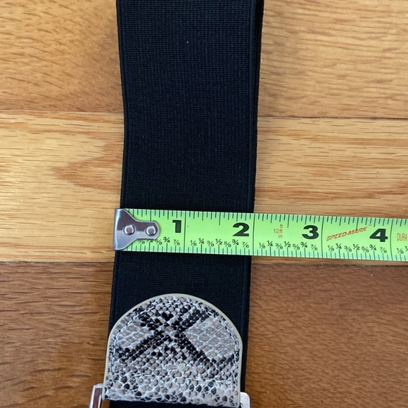 Bundle of 2 Belts/Macy’s Black Faux Snakeskin/ Target White Western - Picture 10 of 13
